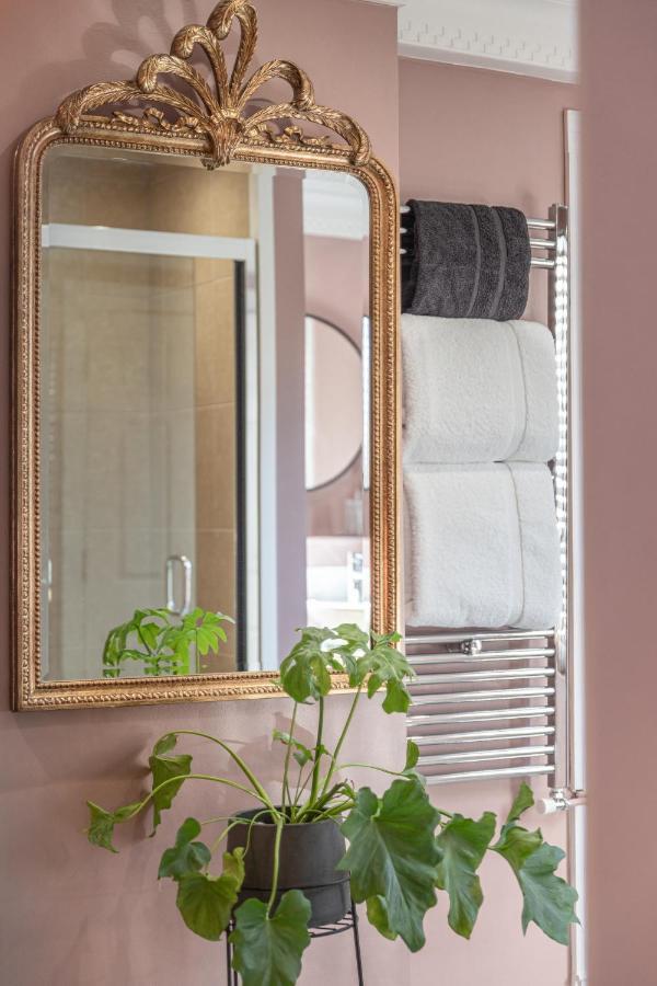 Deluxe Queen Suite